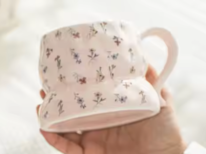 Tasse - Irrégulière mini fleurs fond rose