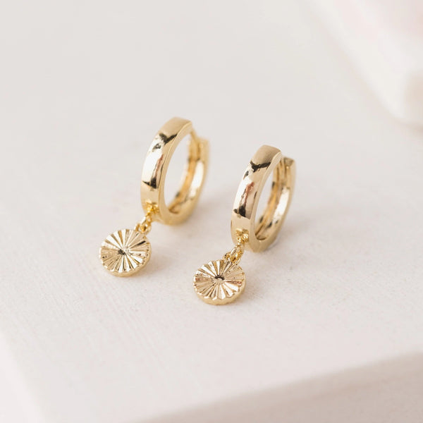 Boucles d'oreilles - Coin Fluted Huggie Drop Hoop Earrings