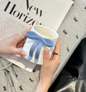 Tasse - Poignée boucle bleue