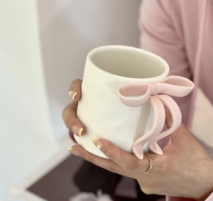 Tasse - Poignée boucle rose