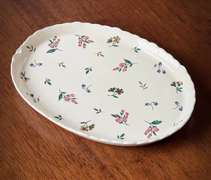 Assiette ovale - Fleurs fond blanc